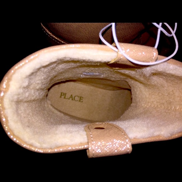 Children's Place Winter Boots & Fashion Gold Glistening Fleece lined NWT sz 2 - Picture 3 of 16